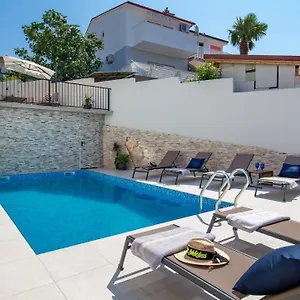 Frankola With Swimming Pool Crikvenica